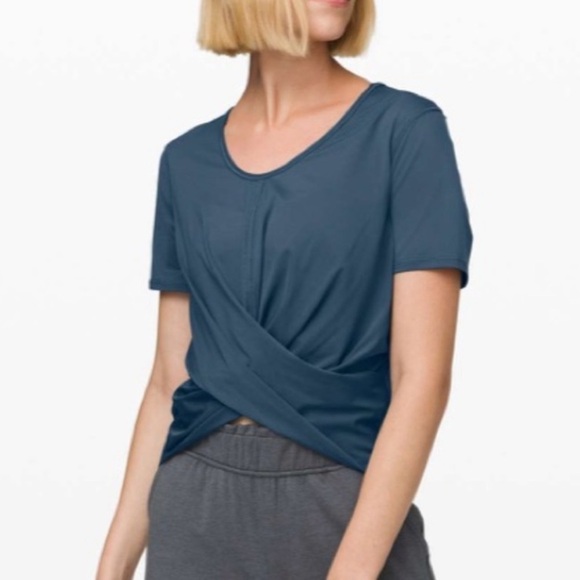 NWOT Lululemon Do The Daily Short Sleeve Code Blue Shirt Size 10 - Picture 1 of 6